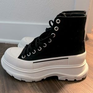 size 39 Alexander McQueen tread slick